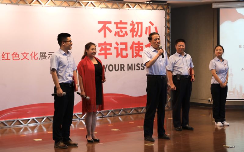 陜鼓集團綜合能源事業(yè)部黨支部表演的節(jié)目接地氣，受好評.jpg